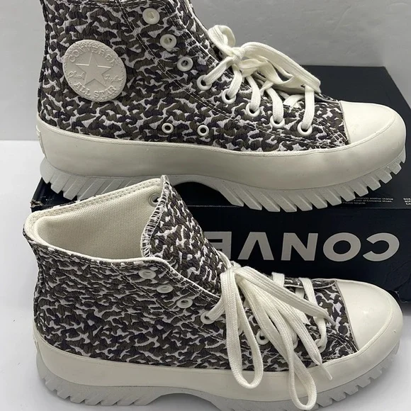 Converse WMNS High-Top Platforms A00877C
CTAS LUGGED 2.0 HI
SAND DUNE/EGRET/EGRT - Picture 2 of 16